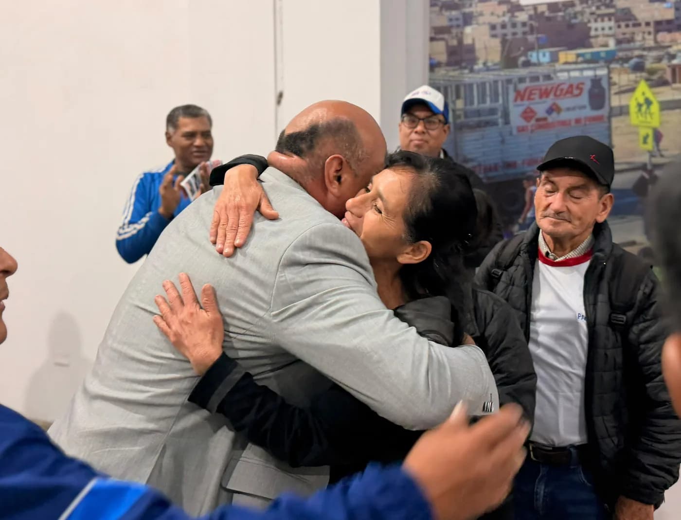 El saludo de siempre con la gente del distrito